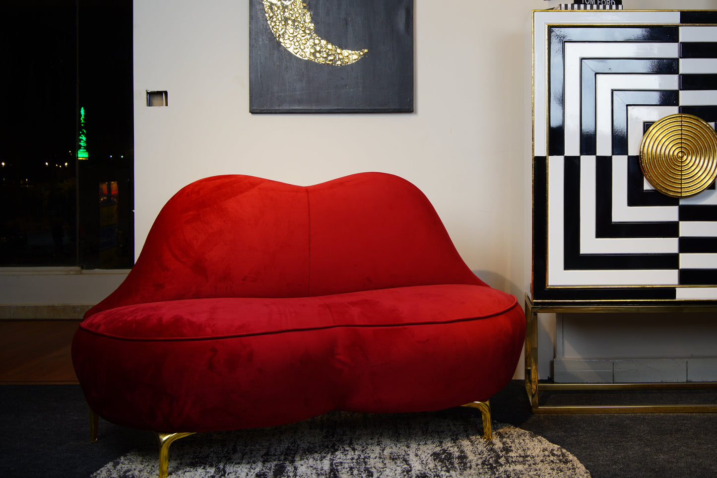 Crimson lip Sofa